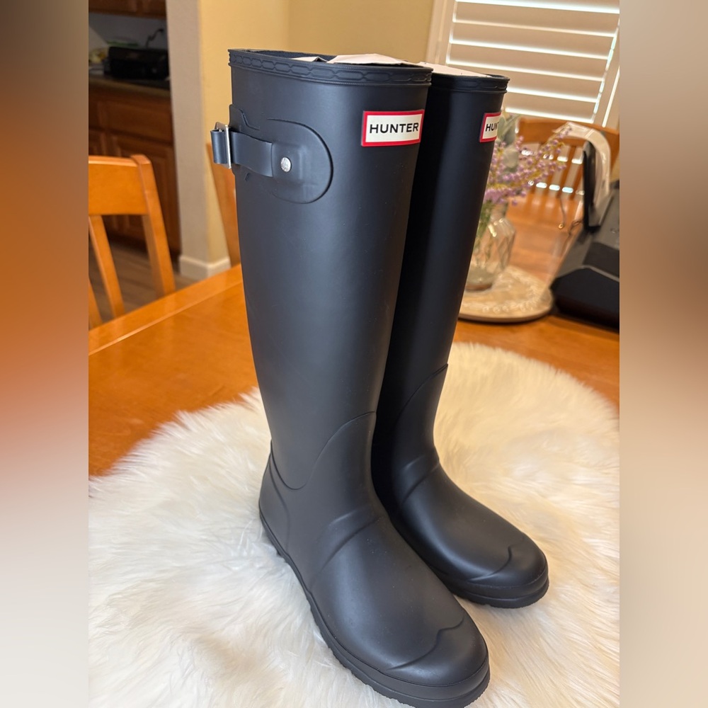 Hunter Women’s Matte Navy Blue Original Tall Rain Boots - Picture 2 of 10